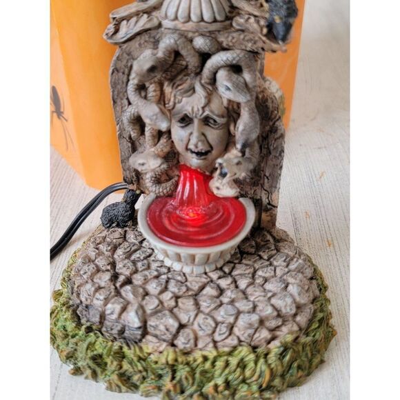 Dept 56 4020271 cursed Fountain Halloween Village accessories - Picture 3 of 9